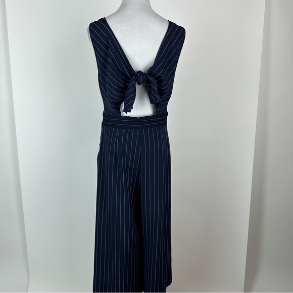 1901 Navy White Pinstriped Cropped Jumpsuit Tie Back Size 10 - Picture 10 of 13